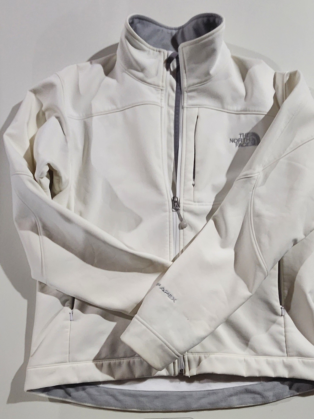 The North Face Women’s Off-White Apex Bionic Softshell Jacket Dize Medium